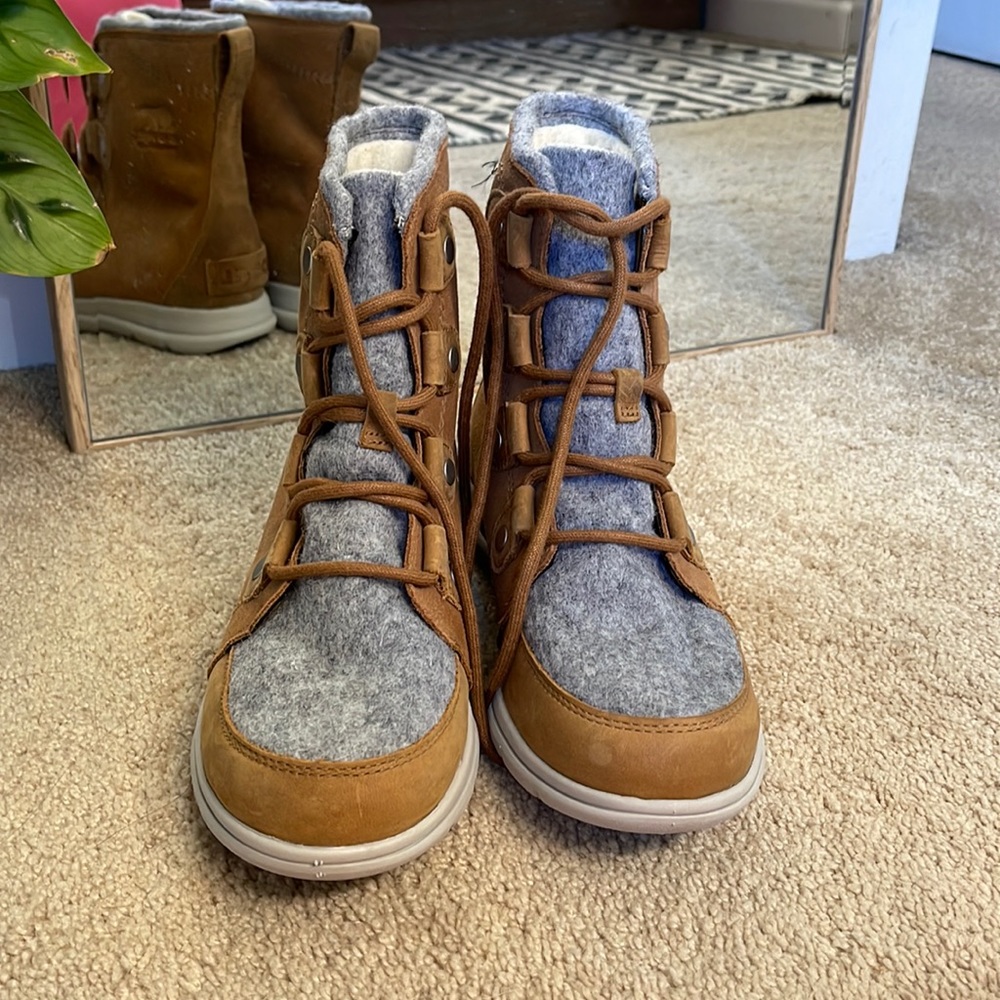 NWOT!! WOMEN'S SOREL EXPLORER II
JOAN FAUX FUR BOOT